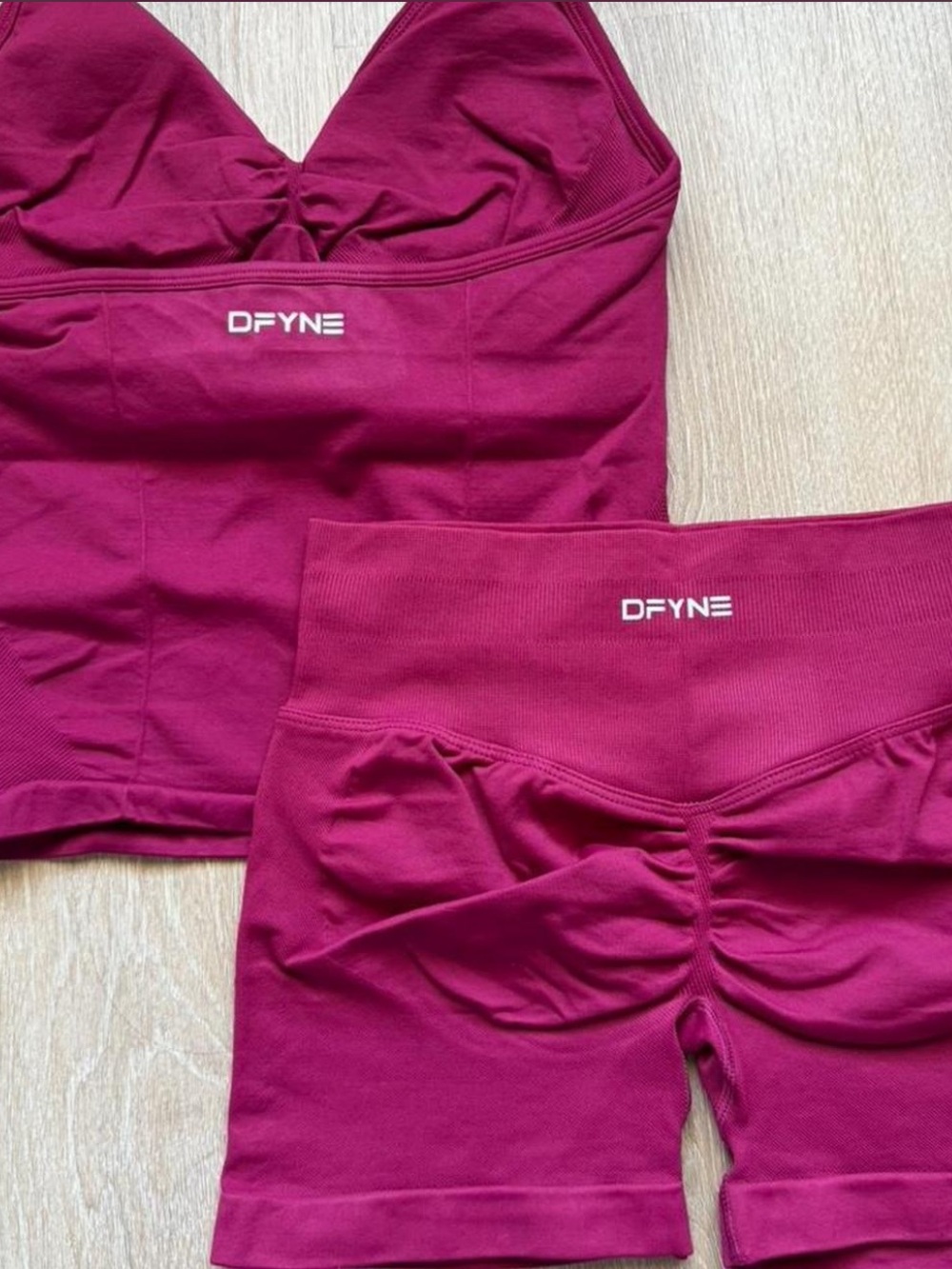 DFYNE Winter Berry Sports Bra and Shorts Set - Picture 2 of 6